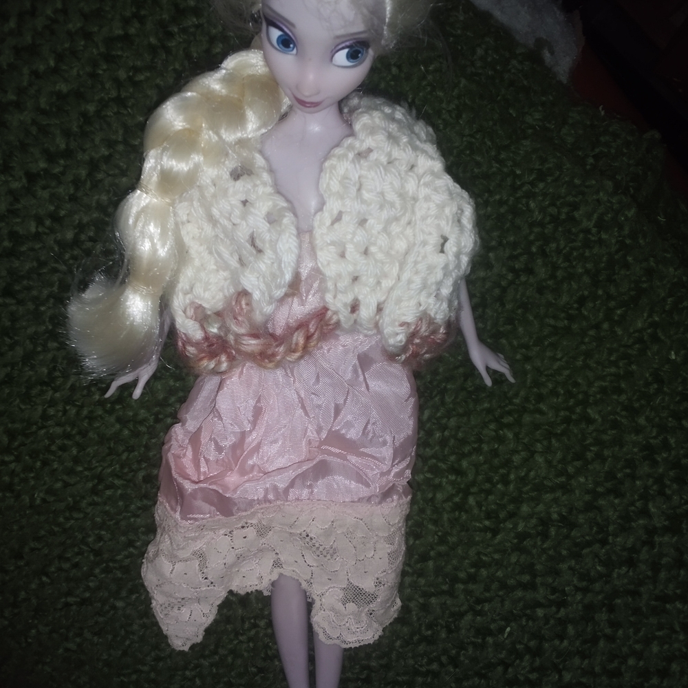 Elsa From Frozen - Picture 2 of 3
